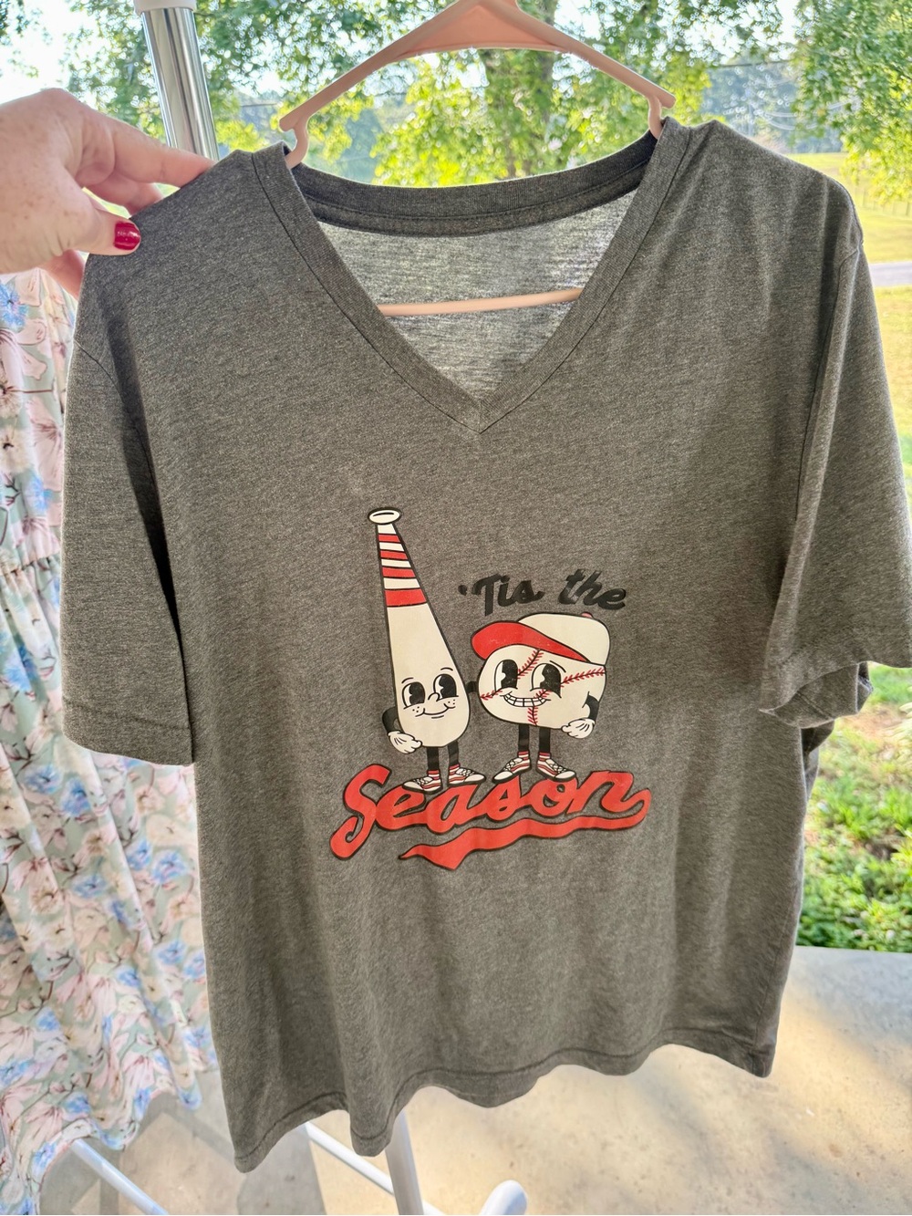 Women’s 'Tis the Season Graphic V-Neck Tee - Gray
